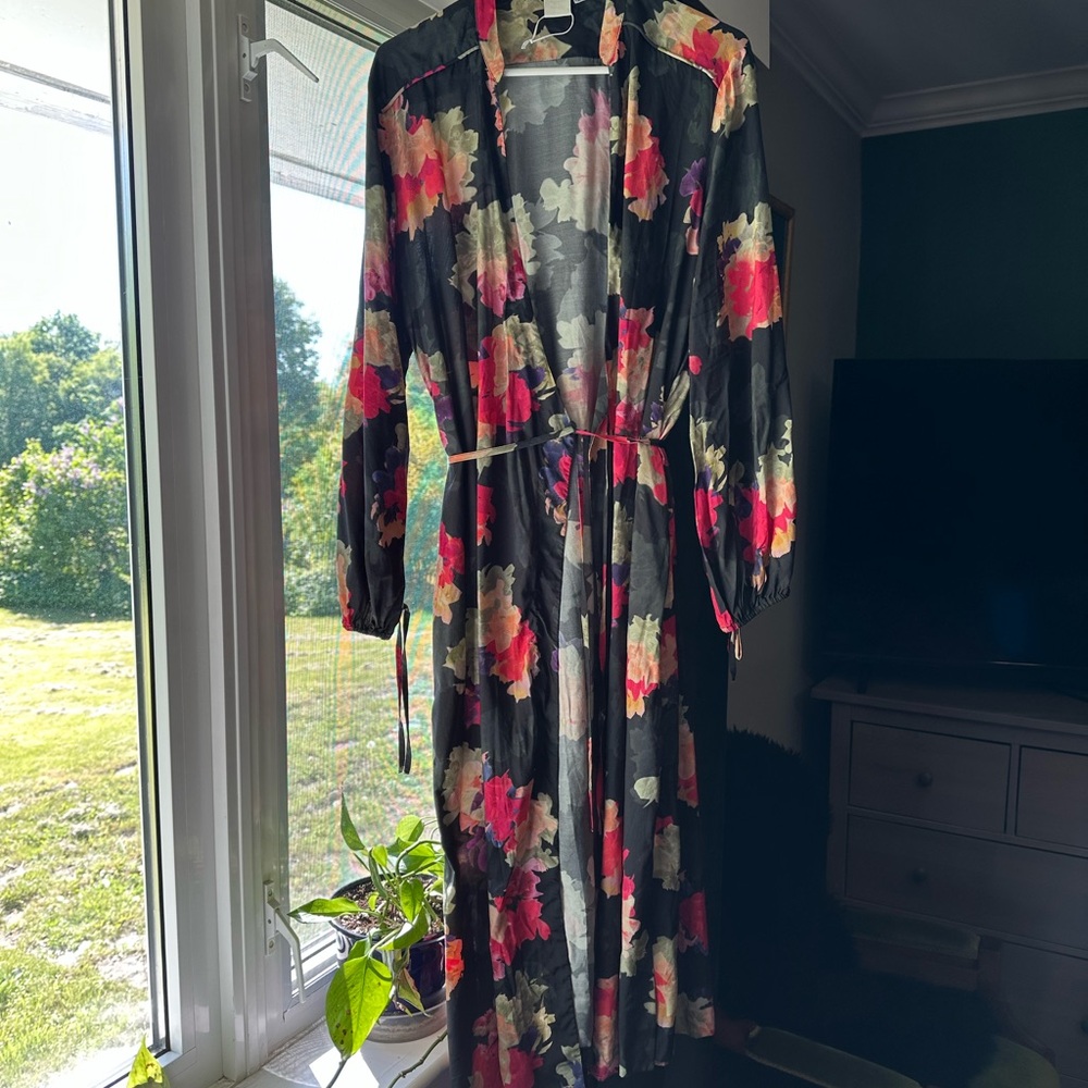 H&M Floral Long Sleeve Dress - Black and Red